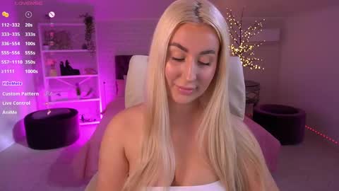 Lia online show from 04.30.26
