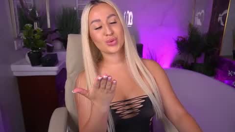 Lia online show from 06.10.26