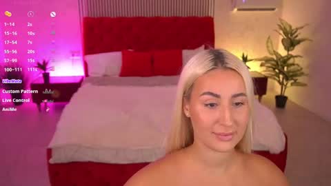 Snapshot of paolamola chatting on 07.24.26 Lia online show from 07.24.26