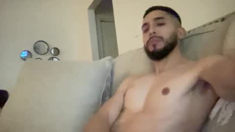 Snapshot of papicubano_guapo23cm chatting on 01.14.25 papicubano_guapo23cm online show from 01.14.25