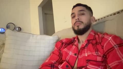 Snapshot of papicubano_guapo23cm chatting on 02.22.25 papicubano_guapo23cm online show from 02.22.25