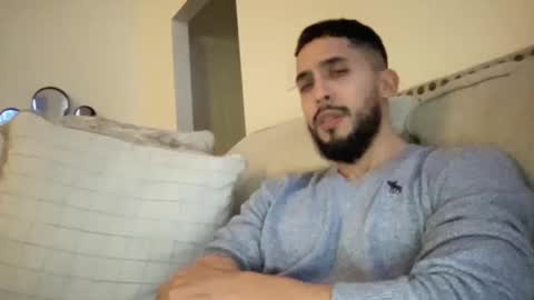 Snapshot of papicubano_guapo23cm chatting on 02.23.25 papicubano_guapo23cm online show from 02.23.25