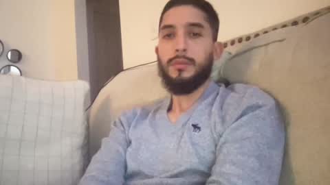 Snapshot of papicubano_guapo23cm chatting on 10.31.25 papicubano_guapo23cm online show from 10.31.25