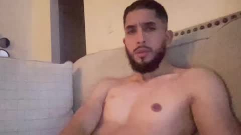 Snapshot of papicubano_guapo23cm chatting on 11.08.25 papicubano_guapo23cm online show from 11.08.25