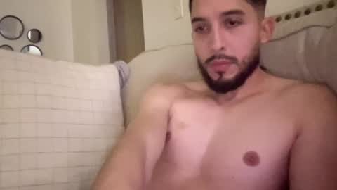 Snapshot of papicubano_guapo23cm chatting on 12.21.25 papicubano_guapo23cm online show from 12.21.25