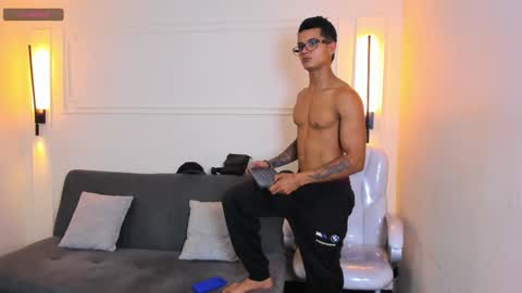 Ryan And Casper online show from 11.26.25