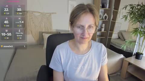 Paris online show from 09.21.25