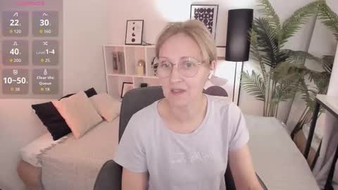 Paris online show from 10.12.25