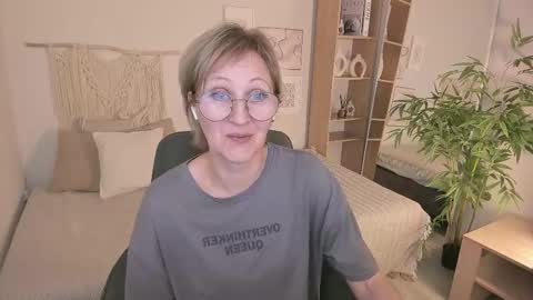 Paris online show from 10.26.25