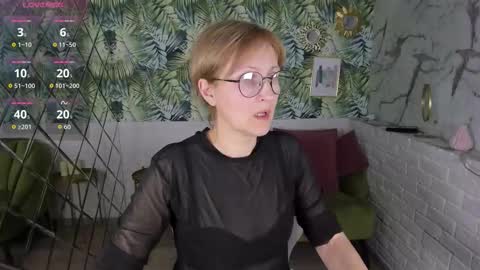 Snapshot of paris_cherry chatting on 02.07.26 Paris online show from 02.07.26