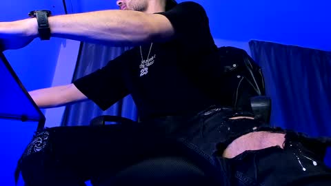 Paris online show from 12.02.24