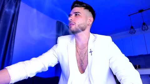 Paris online show from 01.04.25