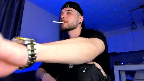 Paris online show from 02.05.25