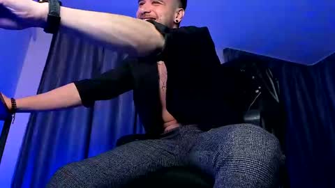 Paris online show from 02.17.25