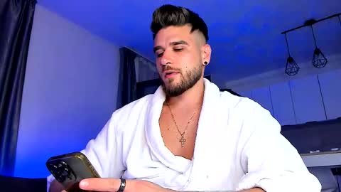 Paris online show from 09.21.25