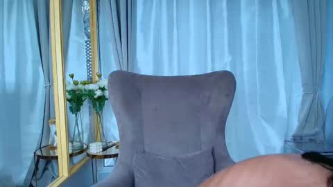 Paris online show from 03.12.26