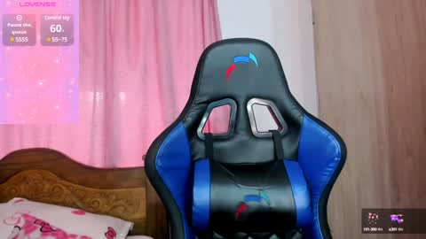 Snapshot of parisshayk chatting on 12.31.24 Paris online show from 12.31.24