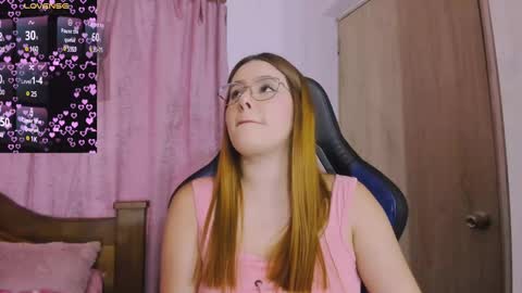 Snapshot of parisshayk chatting on 02.11.25 Paris online show from 02.11.25