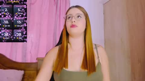 Snapshot of parisshayk chatting on 02.13.25 Paris online show from 02.13.25