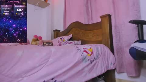 Snapshot of parisshayk chatting on 03.07.25 Paris online show from 03.07.25