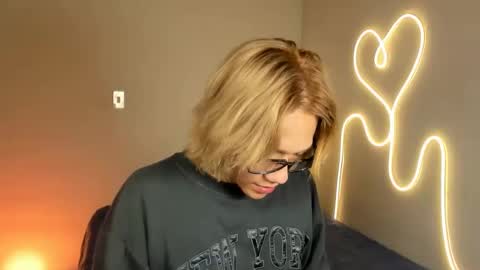 Snapshot of parisstone2 chatting on 12.08.24 connie online show from 12.08.24