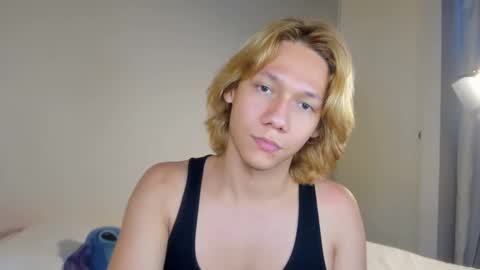 Snapshot of parisstone2 chatting on 12.25.24 connie online show from 12.25.24