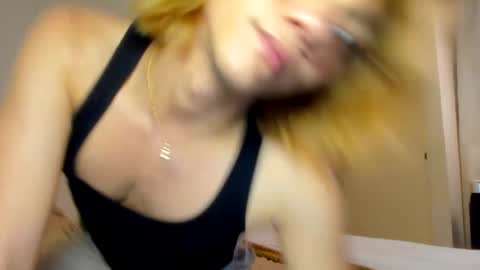 Snapshot of parisstone2 chatting on 01.03.25 connie online show from 01.03.25