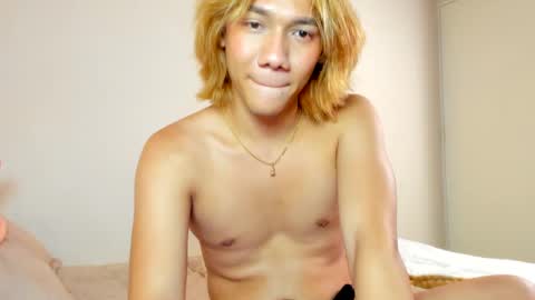 Snapshot of parisstone2 chatting on 01.04.25 connie online show from 01.04.25