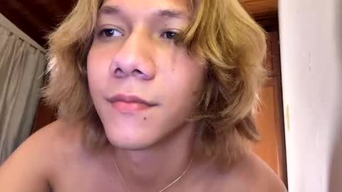 Snapshot of parisstone2 chatting on 01.09.25 connie online show from 01.09.25