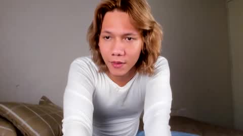 Snapshot of parisstone2 chatting on 01.10.25 connie online show from 01.10.25