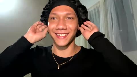 Snapshot of parisstone2 chatting on 01.30.25 connie online show from 01.30.25