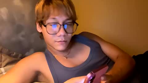 Snapshot of parisstone2 chatting on 03.01.25 connie online show from 03.01.25