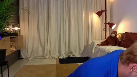 Snapshot of parisstone2 chatting on 10.08.25 connie online show from 10.08.25