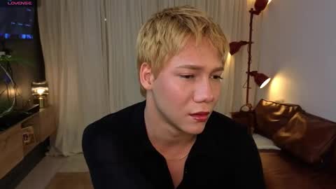 Snapshot of parisstone2 chatting on 10.13.25 connie online show from 10.13.25