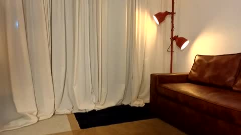 Snapshot of parisstone2 chatting on 10.29.25 connie online show from 10.29.25