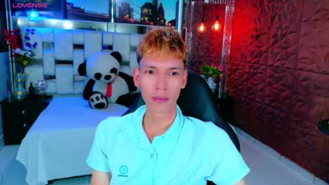 Snapshot of park_jimin1 chatting on 11.22.25 park_jimin1 online show from 11.22.25