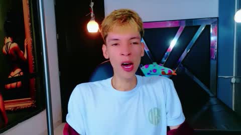 Snapshot of park_jimin1 chatting on 12.04.25 park_jimin1 online show from 12.04.25