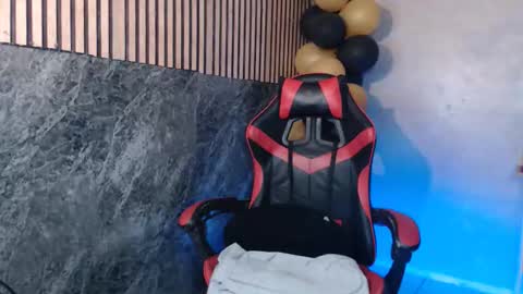 Snapshot of parkseo_yeon chatting on 12.20.25 HENRY online show from 12.20.25