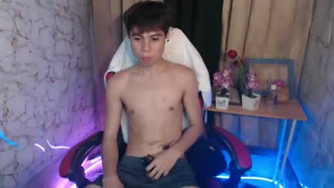 Snapshot of parkseo_yeon chatting on 02.01.26 HENRY online show from 02.01.26