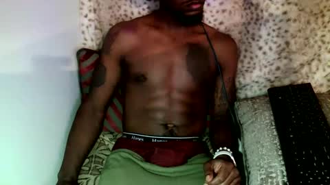 Snapshot of parlaytellio chatting on 12.04.24 Parlay Tellio online show from 12.04.24