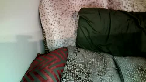 Snapshot of parlaytellio chatting on 01.07.25 Parlay Tellio online show from 01.07.25