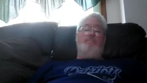 Snapshot of part86 chatting on 01.12.25 part86 online show from 01.12.25