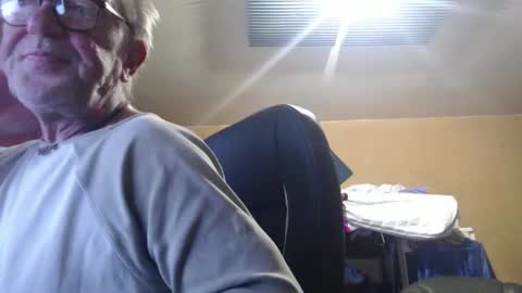 pascal88881 online show from 10.15.25