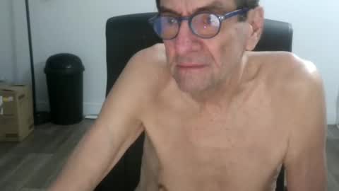 Snapshot of pastelito76 chatting on 02.10.26 Bob online show from 02.10.26