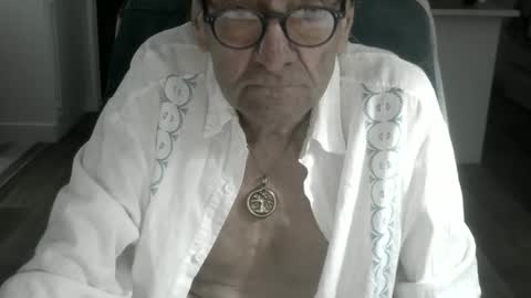 Snapshot of pastelito76 chatting on 02.24.26 Bob online show from 02.24.26