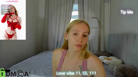 Snapshot of patr1cia_hart chatting on 09.15.25 patr1cia_hart online show from 09.15.25