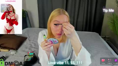 Snapshot of patr1cia_hart chatting on 11.01.25 patr1cia_hart online show from 11.01.25