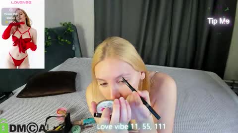 Snapshot of patr1cia_hart chatting on 11.04.25 patr1cia_hart online show from 11.04.25