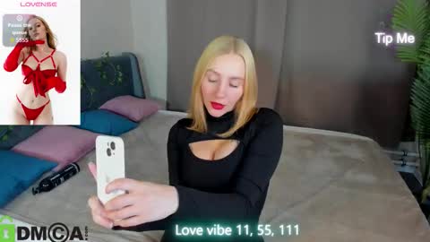 Snapshot of patr1cia_hart chatting on 11.21.25 patr1cia_hart online show from 11.21.25