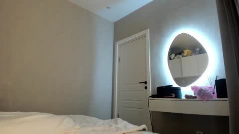 patricia_bloom online show from 01.19.25